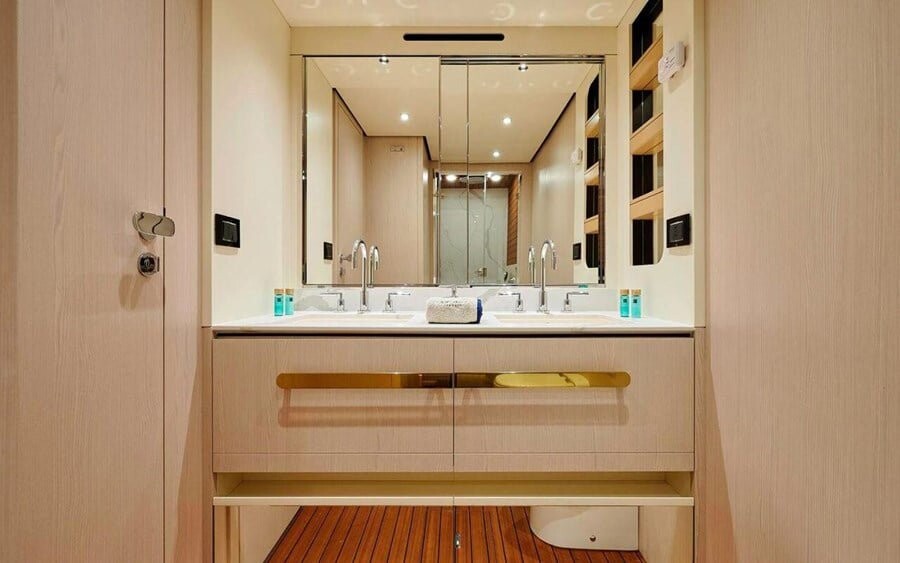 Azimut 78, OMR Group