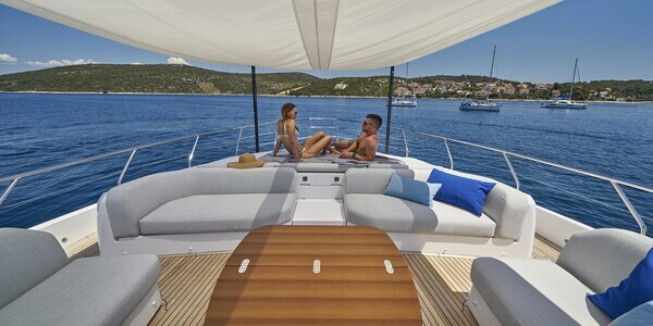 Azimut 78, Viva
