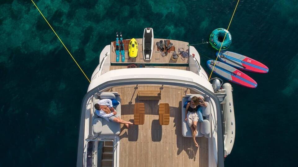 Azimut 78, Viva