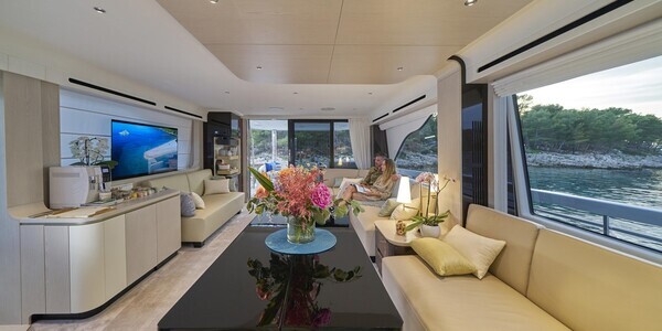 Azimut 78, Viva
