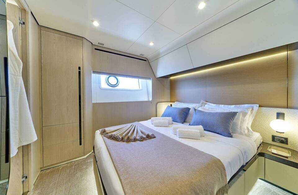 Azimut 78, Viva