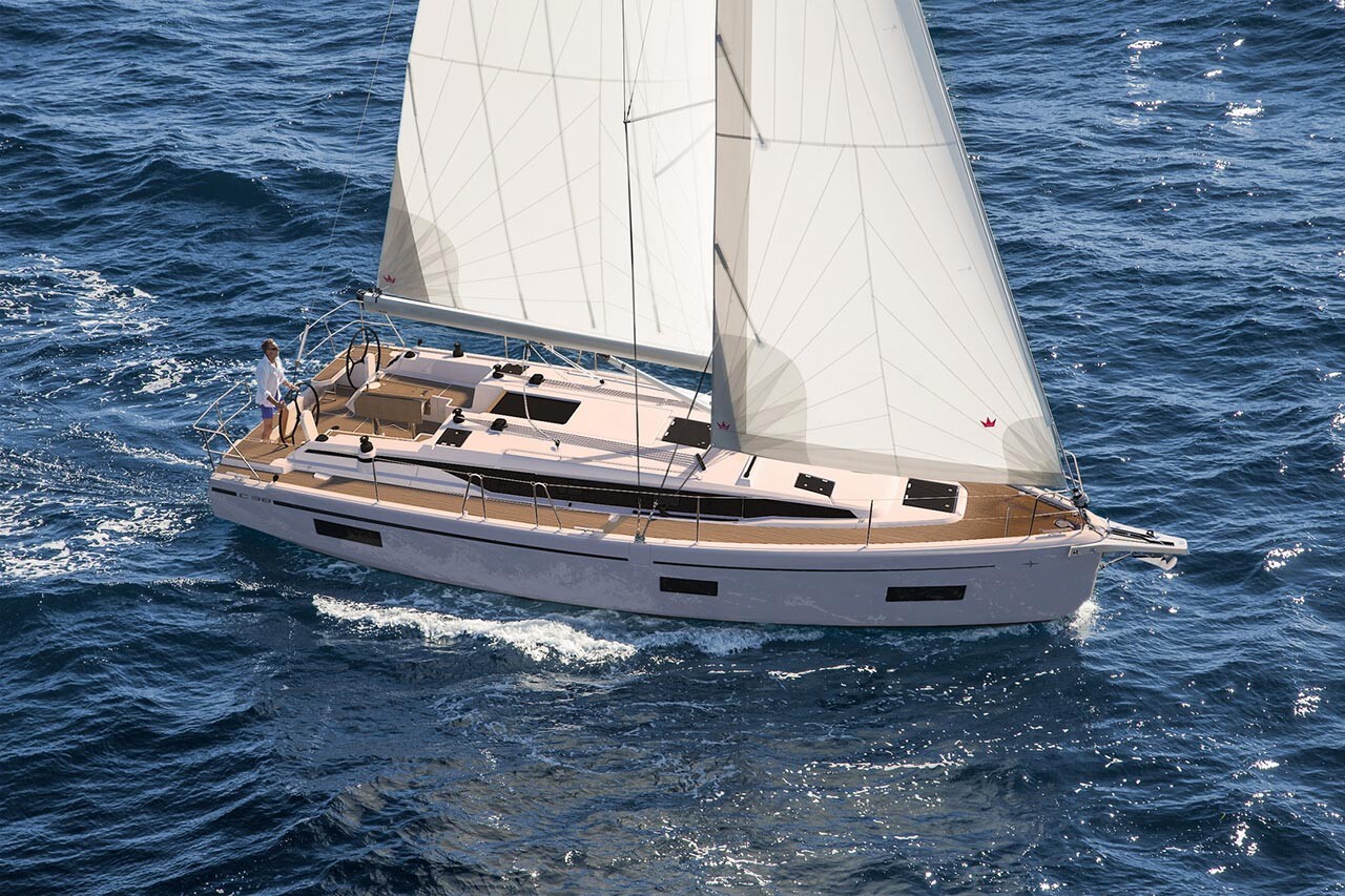 Bavaria C38, Sobra
