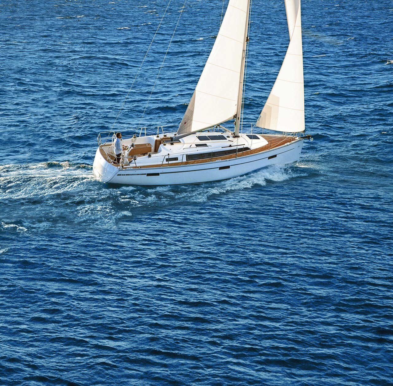 Bavaria Cruiser 37, Emira