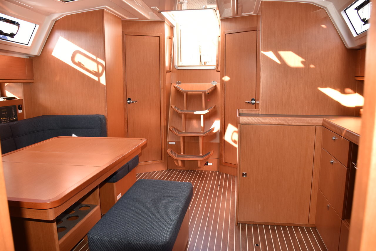 Bavaria Cruiser 46, Malbec