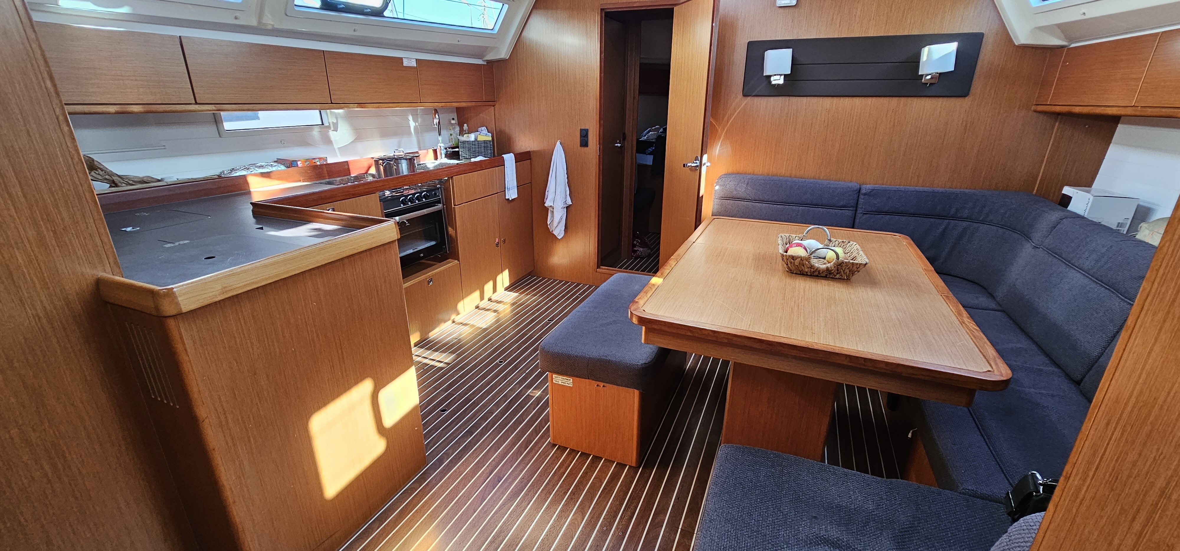 Bavaria Cruiser 46, Athene