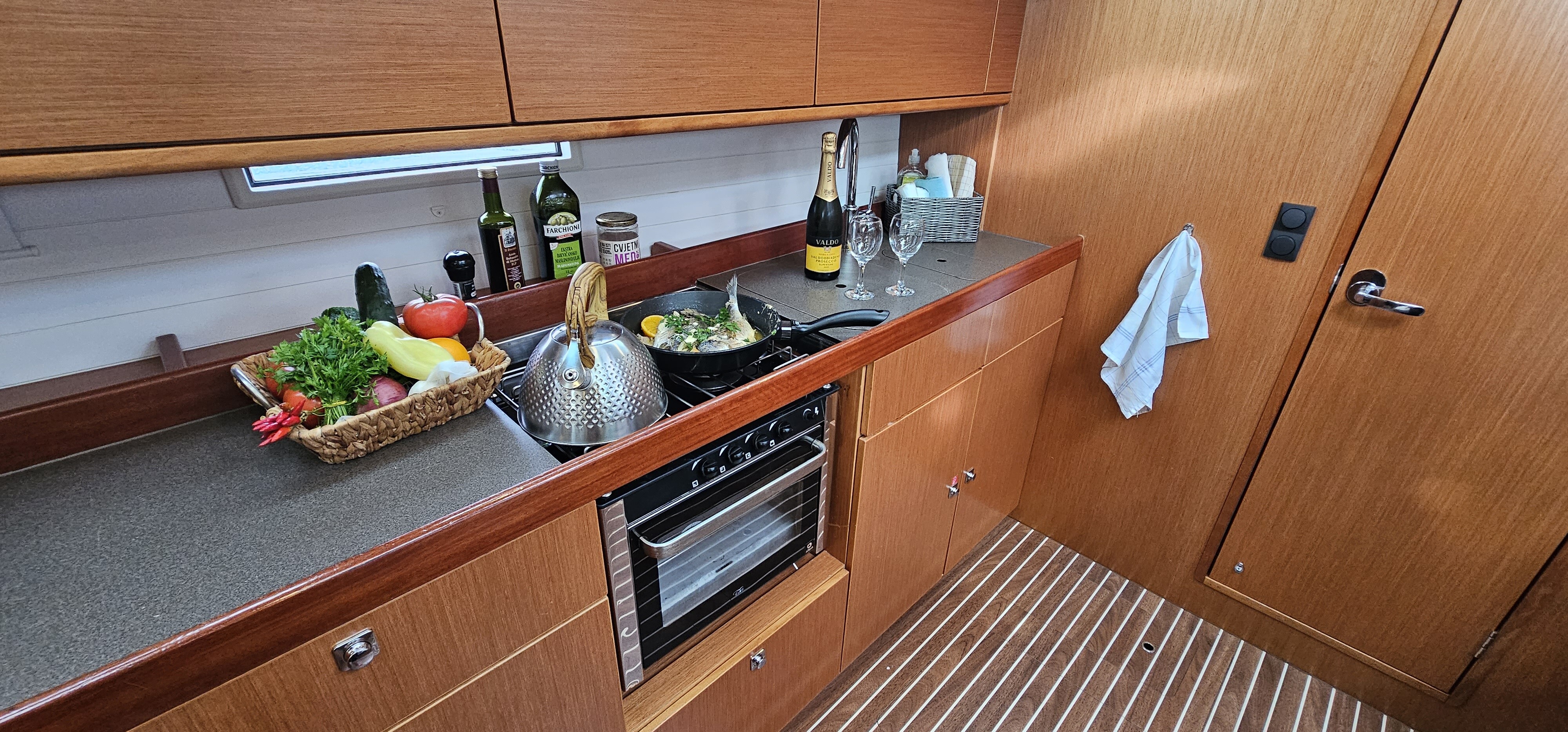 Bavaria Cruiser 46, Athene
