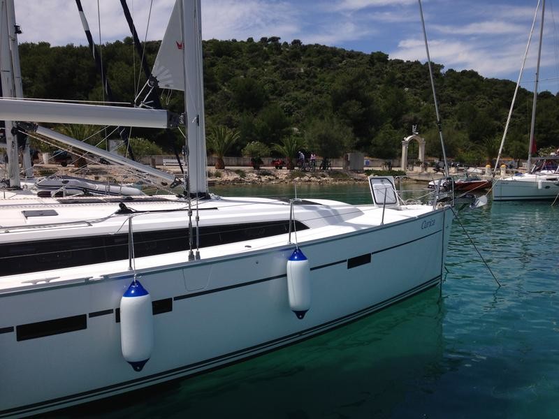 Bavaria Cruiser 46, Curica