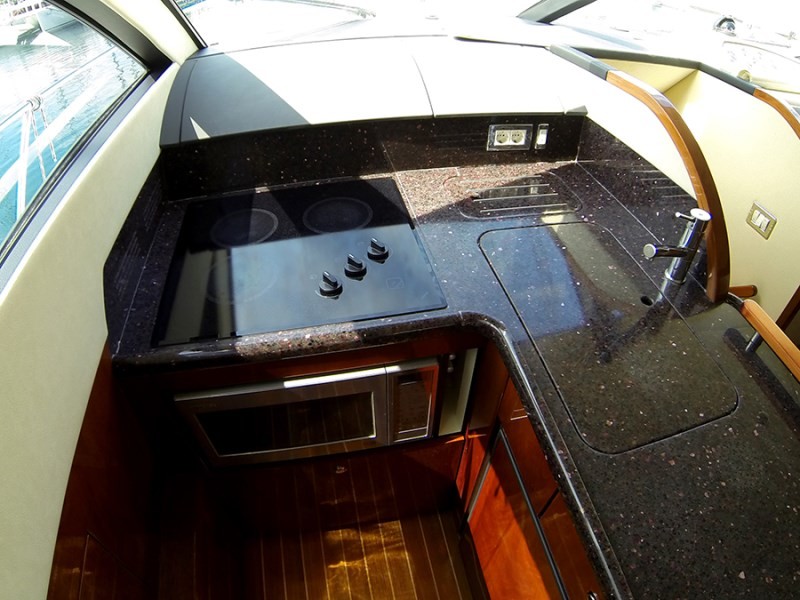 Fairline Phantom 50, Luna IV