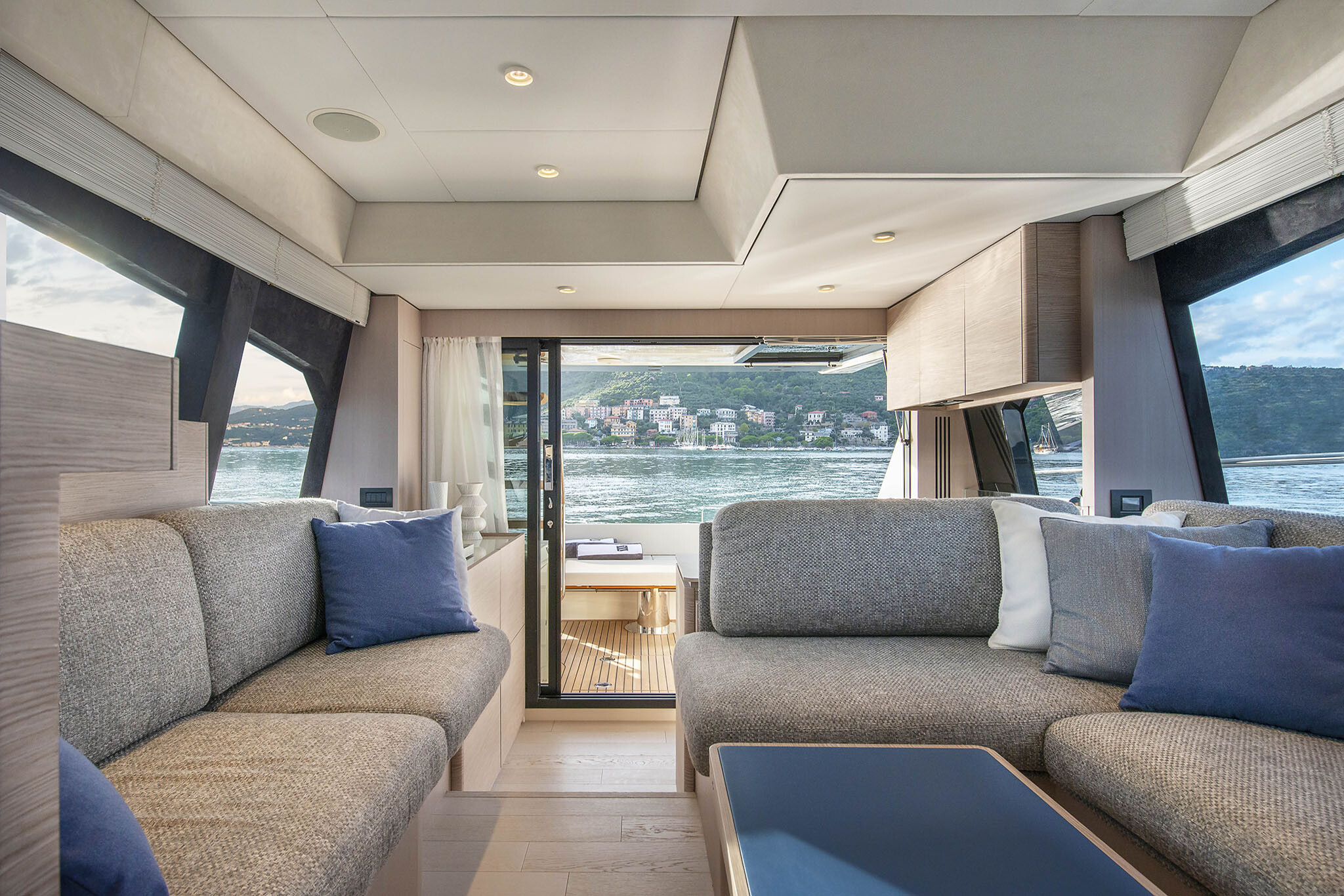 Ferretti Yachts 500, Anna
