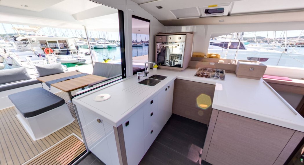 Fountaine Pajot Astrea 42, Magic Summer