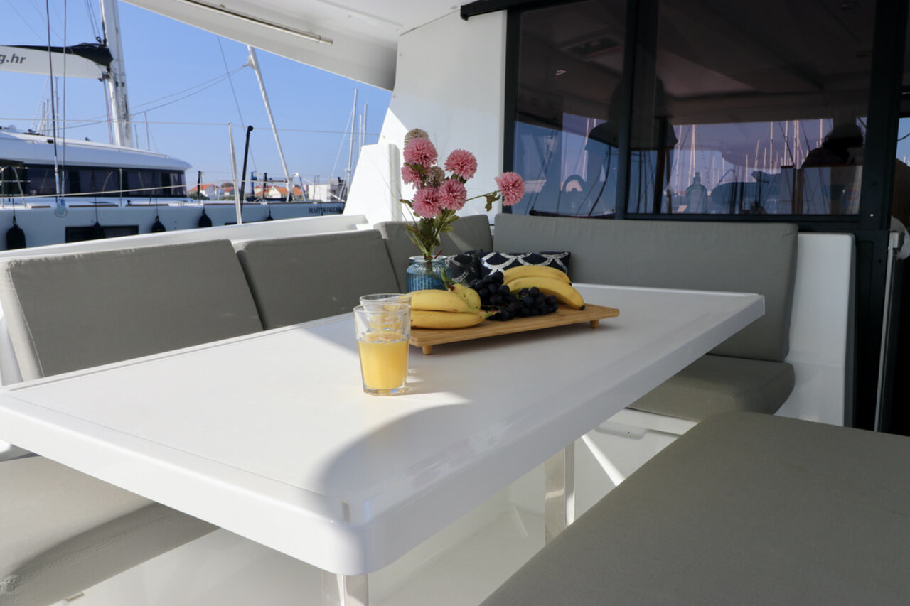 Fountaine Pajot Astrea 42, Mouse