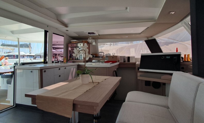 Fountaine Pajot Astrea 42, Crazy Diamond