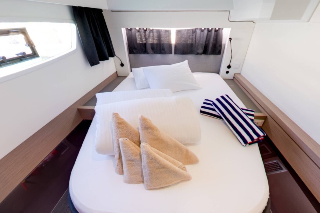 Fountaine Pajot Astrea 42, Magic Summer