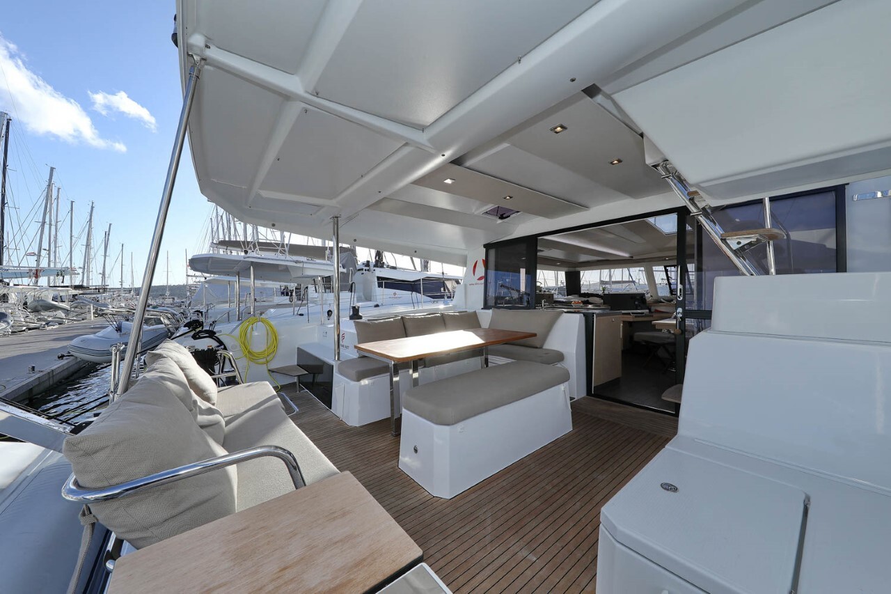 Fountaine Pajot Astrea 42, Ocean Runner