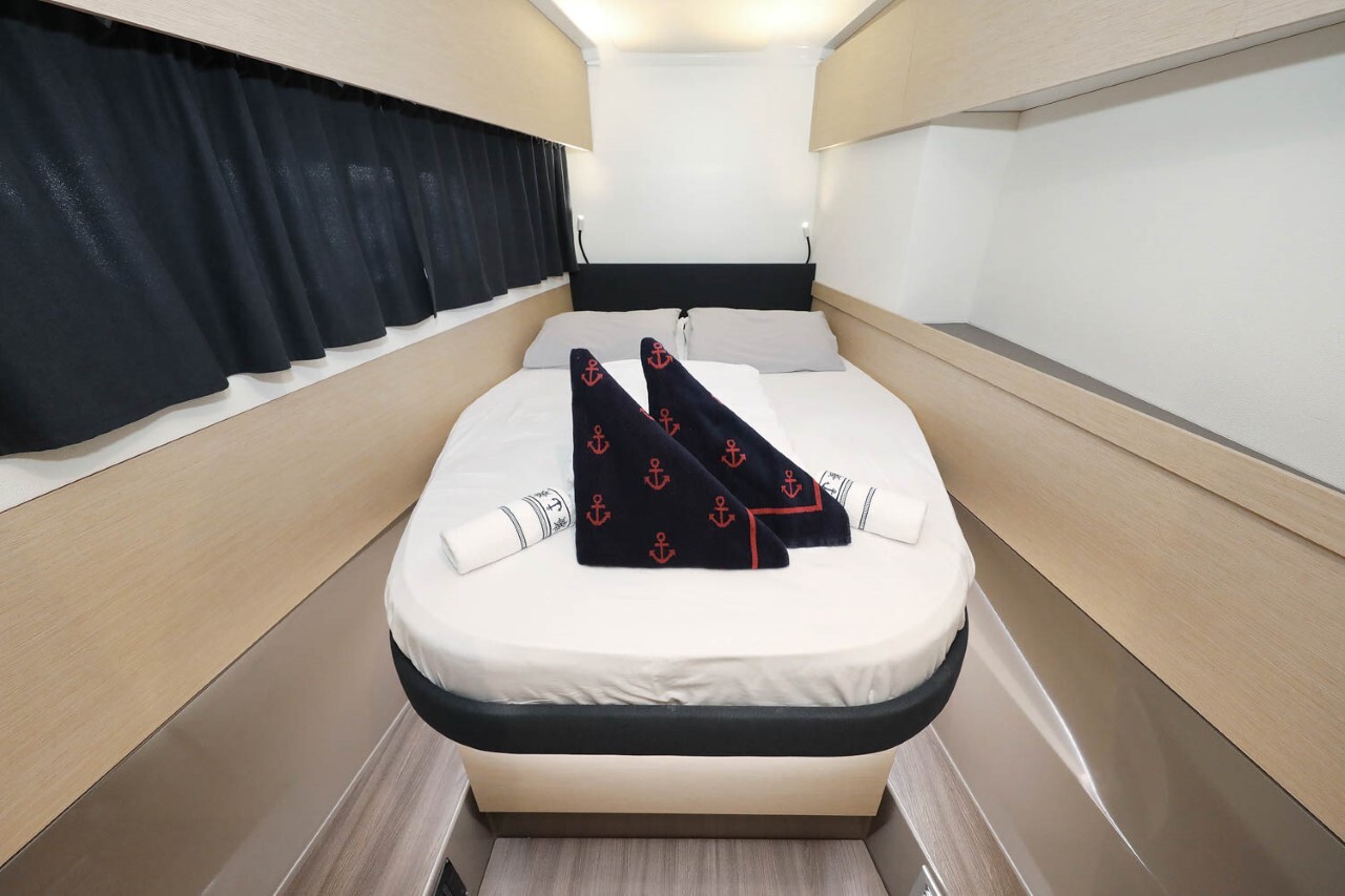 Fountaine Pajot Astrea 42, Ocean Runner