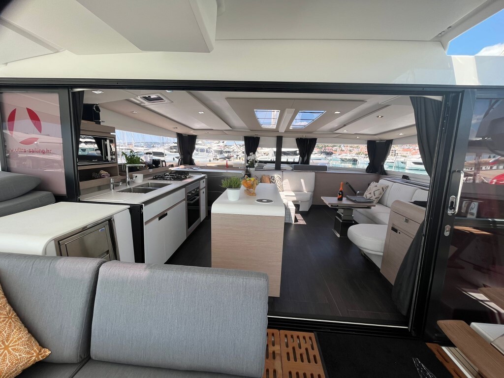 Fountaine Pajot Aura 51, Cosmos
