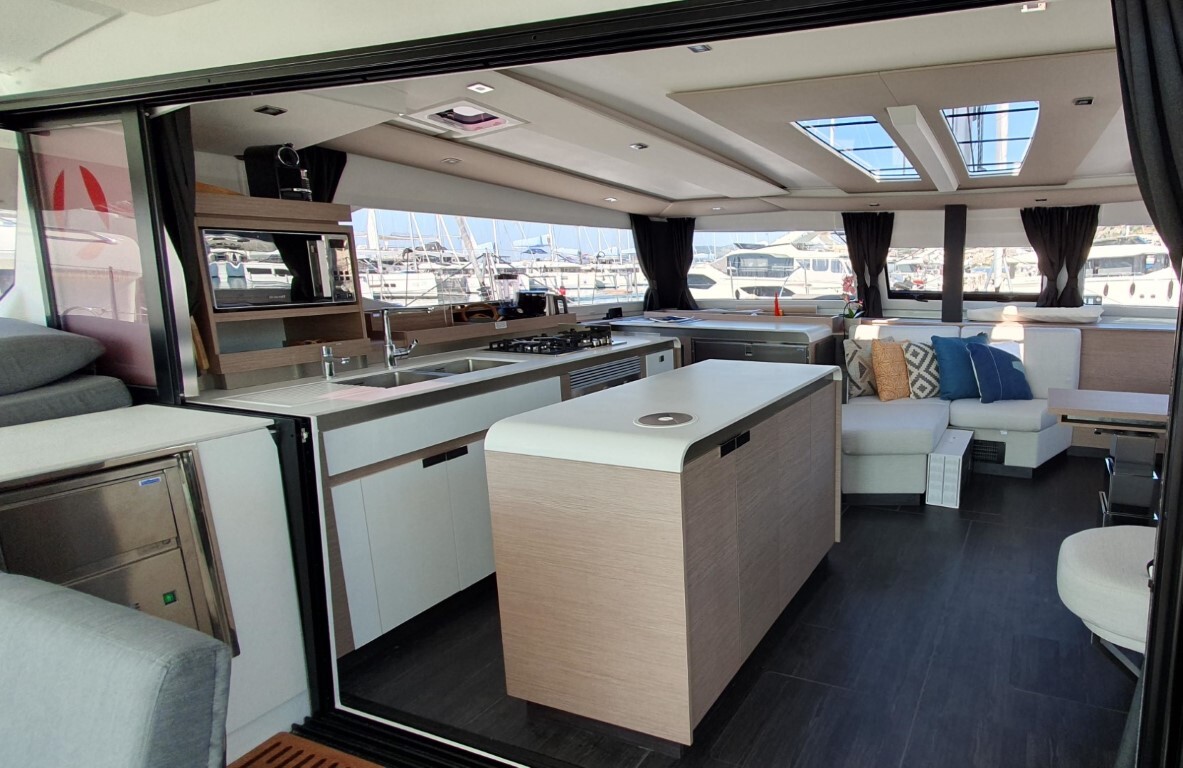 Fountaine Pajot Aura 51, Cosmos