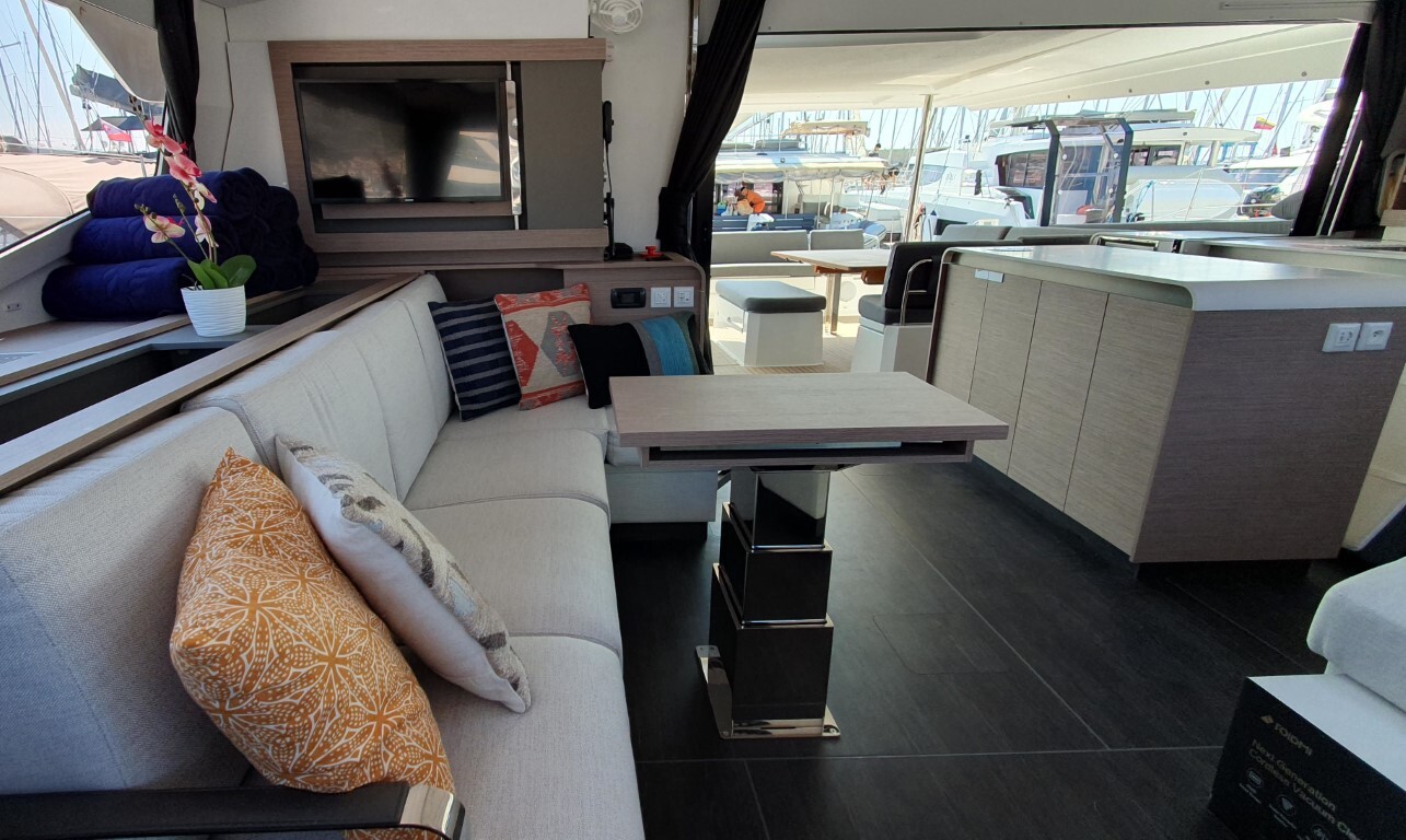 Fountaine Pajot Aura 51, Cosmos