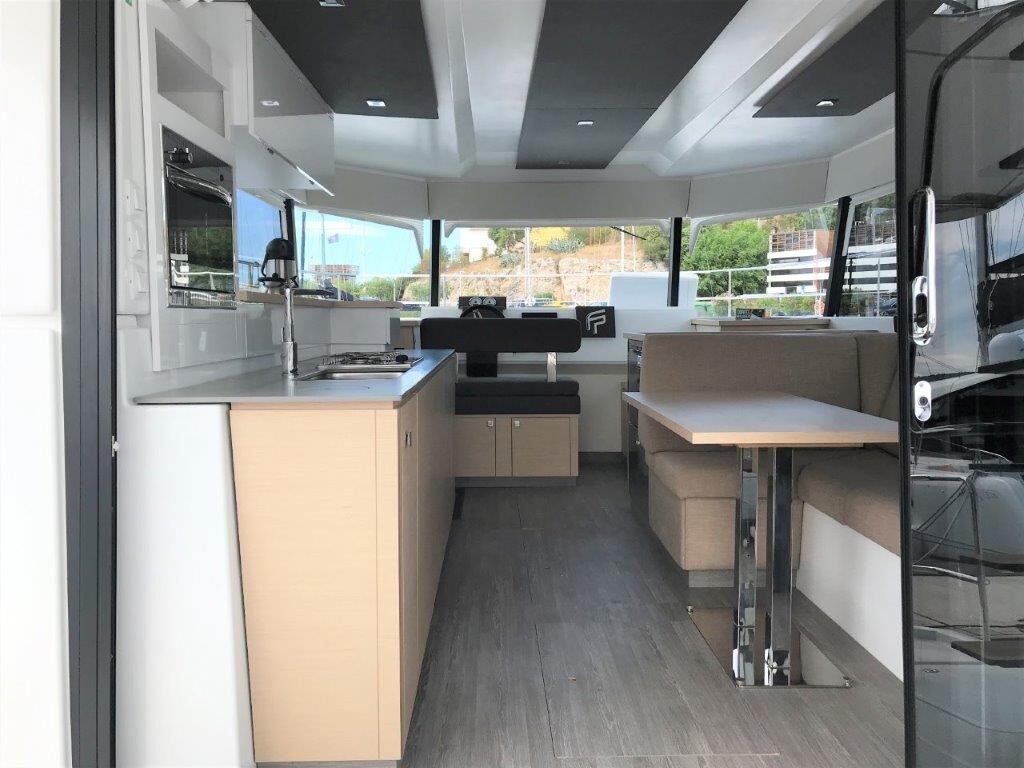 Fountaine Pajot MY 37, Thunderball