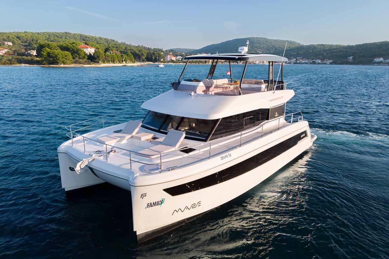 Fountaine Pajot MY6, Family 2.0
