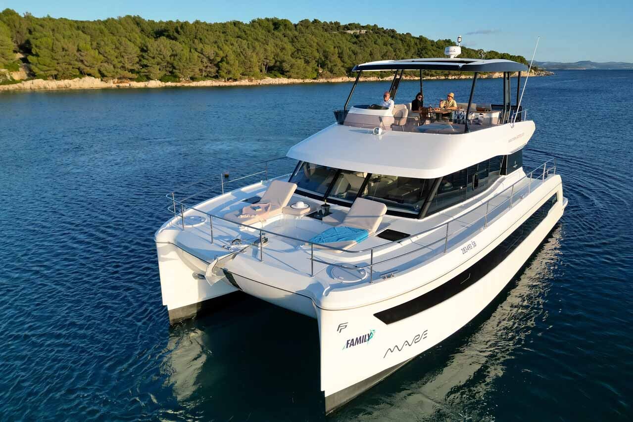 Fountaine Pajot MY6, Family 2.0