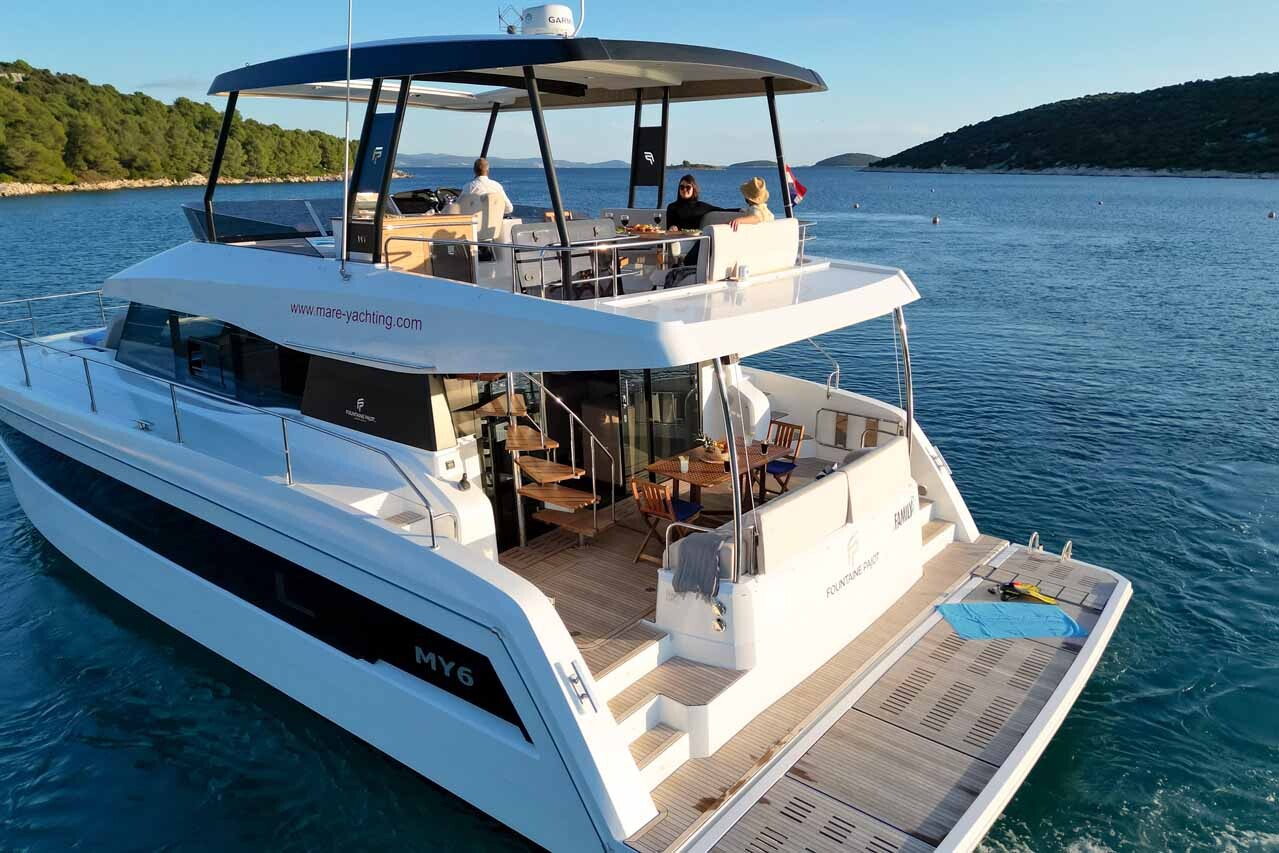 Fountaine Pajot MY6, Family 2.0