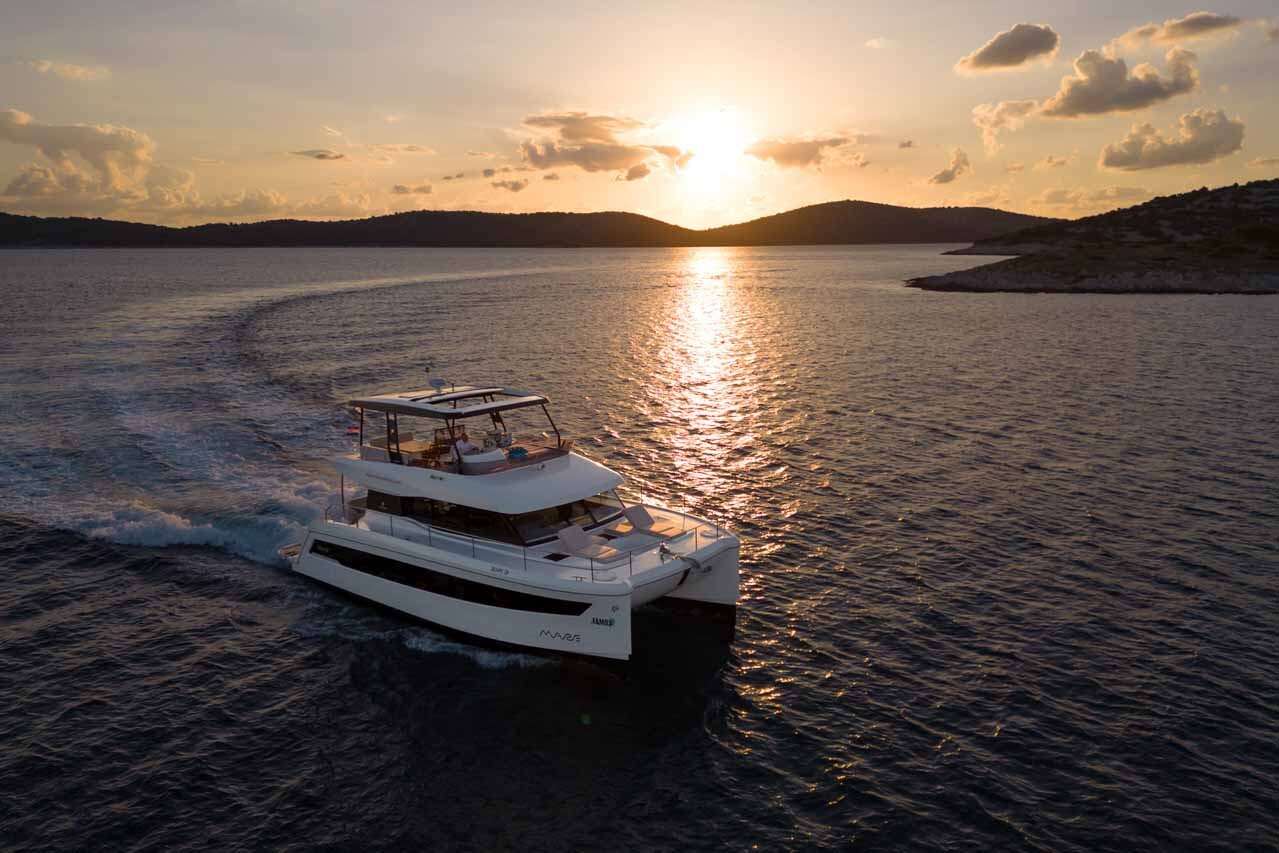 Fountaine Pajot MY6, Family 2.0