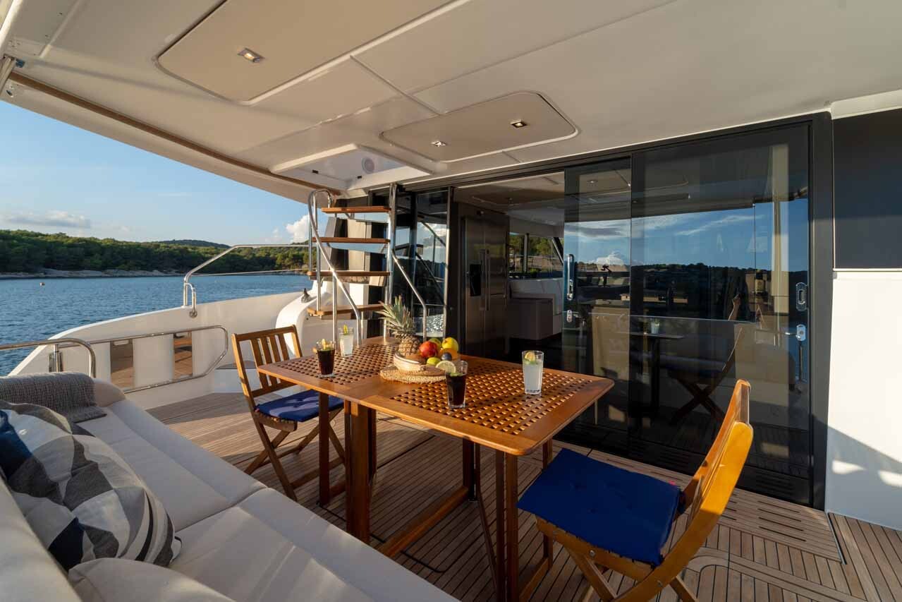 Fountaine Pajot MY6, Family 2.0