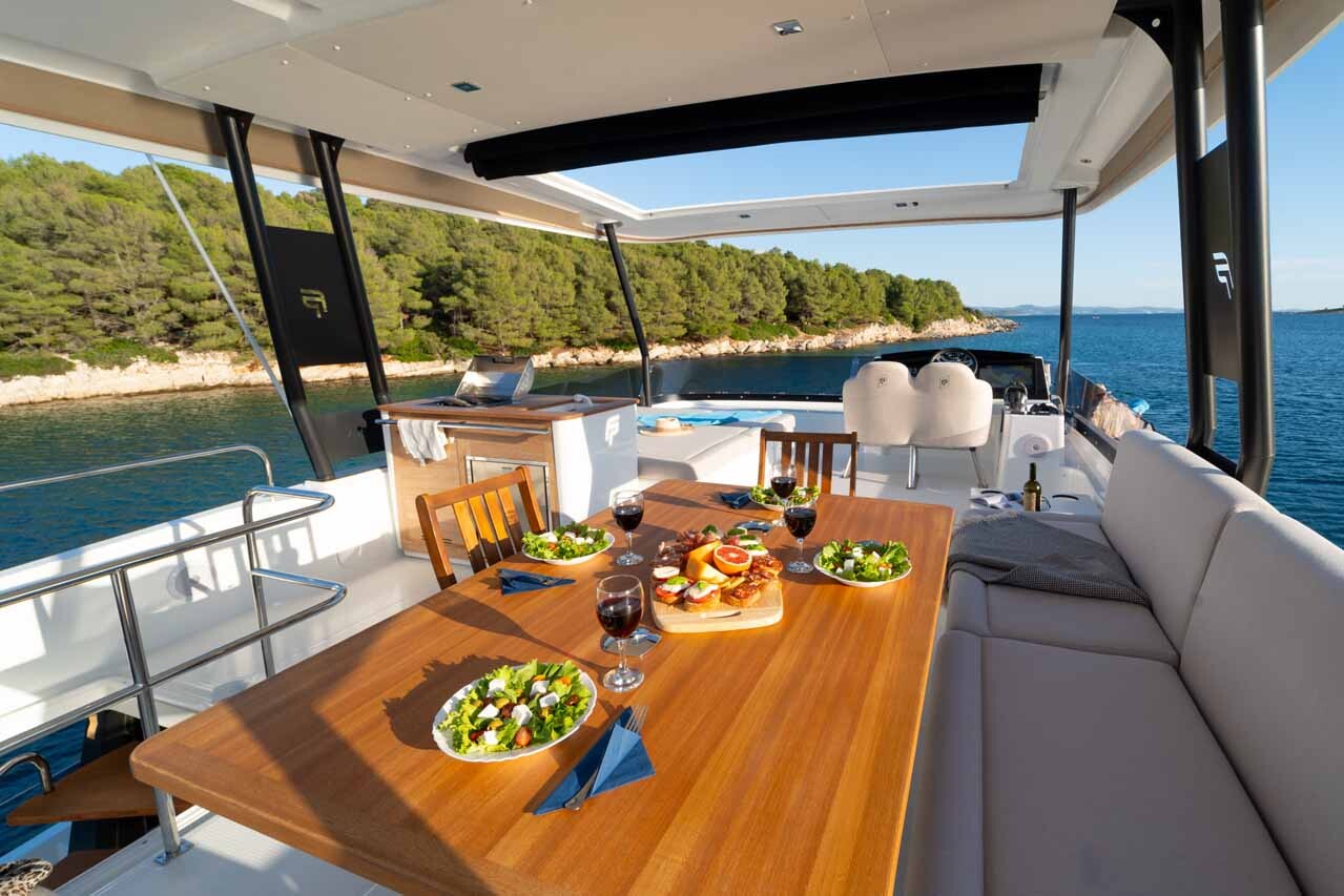 Fountaine Pajot MY6, Family 2.0