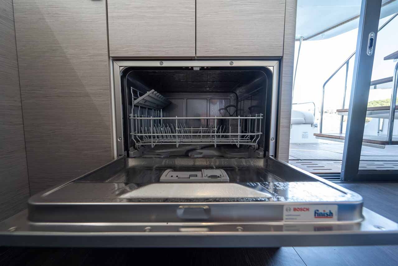 Fountaine Pajot MY6, Family 2.0