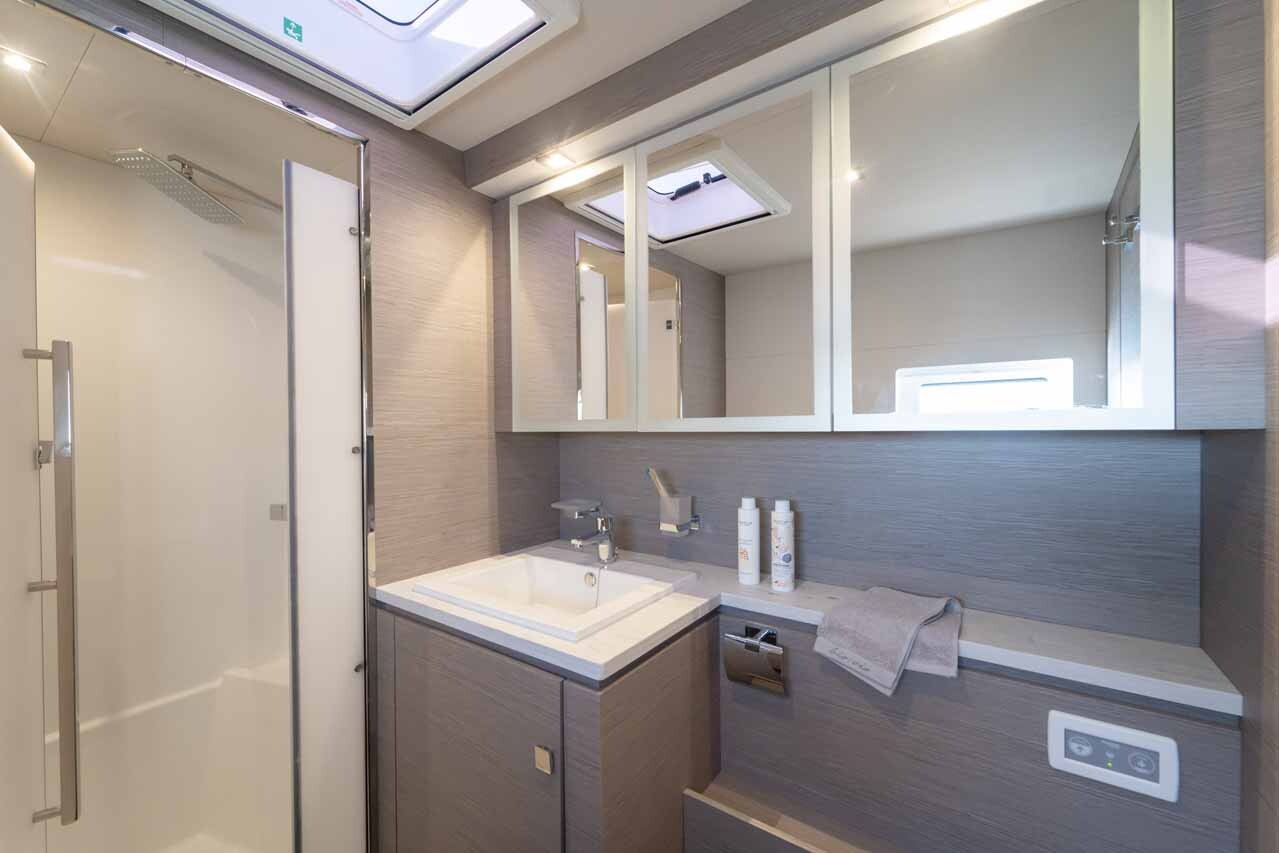 Fountaine Pajot MY6, Family 2.0