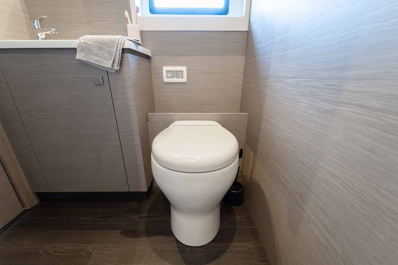 Fountaine Pajot MY6, Family 2.0