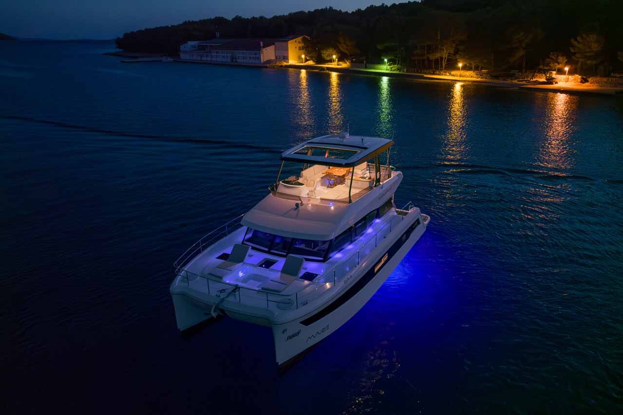 Fountaine Pajot MY6, Family 2.0