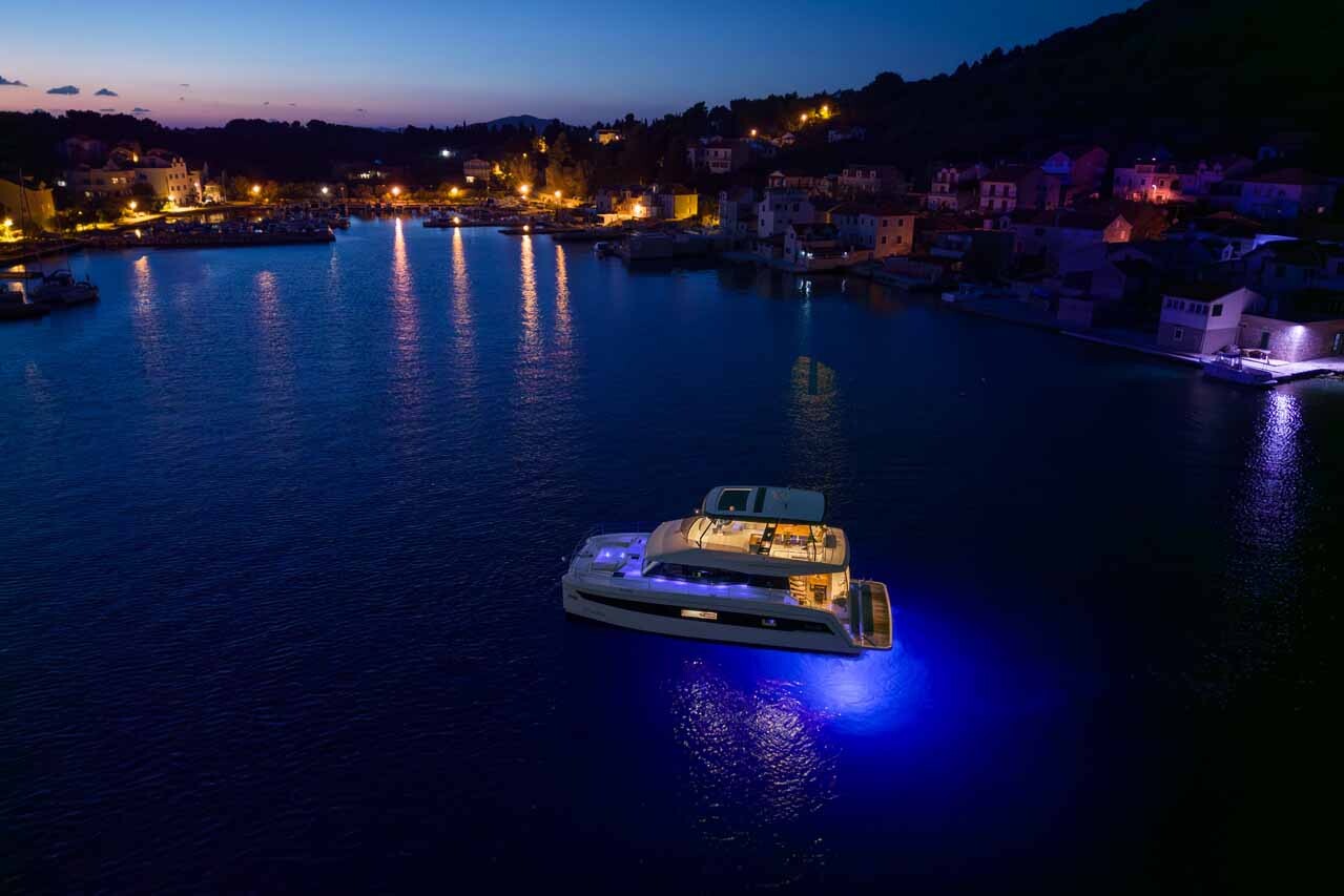 Fountaine Pajot MY6, Family 2.0
