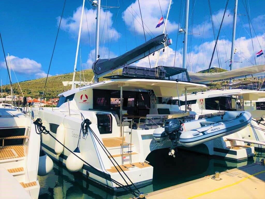 Fountaine Pajot Saona 47 Quintet, Desafinado