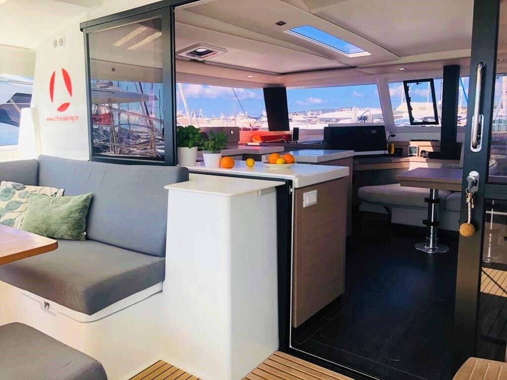 Fountaine Pajot Saona 47 Quintet, Desafinado