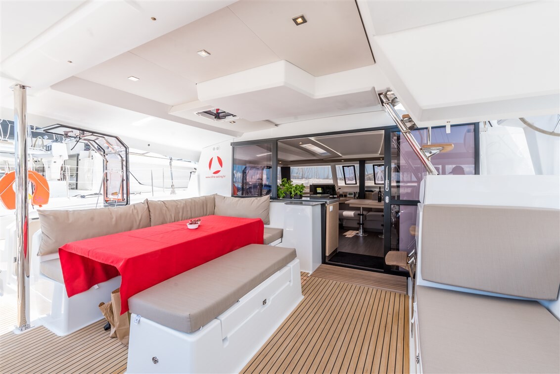 Fountaine Pajot Saona 47 Quintet, Sunny Wave