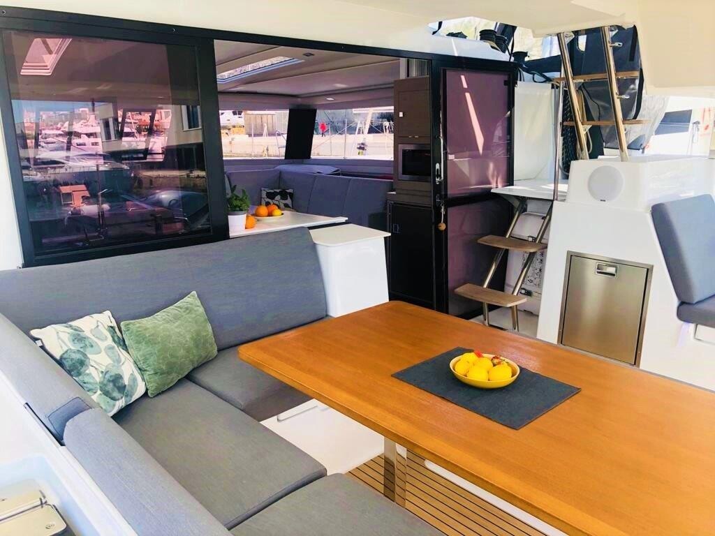 Fountaine Pajot Saona 47 Quintet, Desafinado