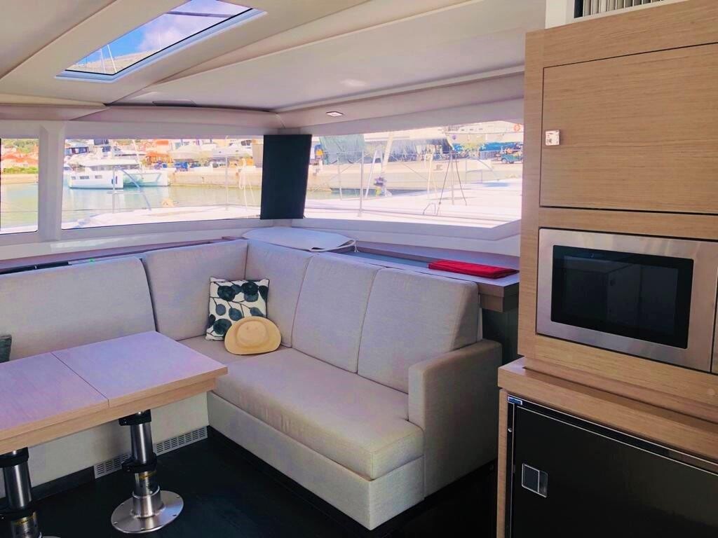 Fountaine Pajot Saona 47 Quintet, Desafinado