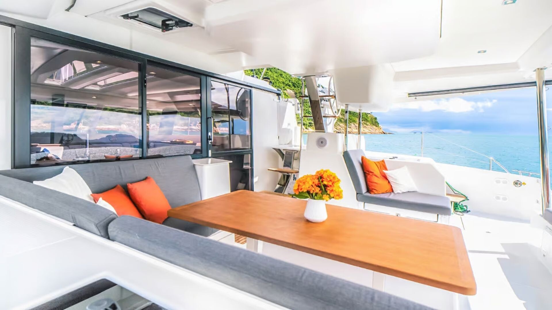 Fountaine Pajot Tanna 47, Blue Angel