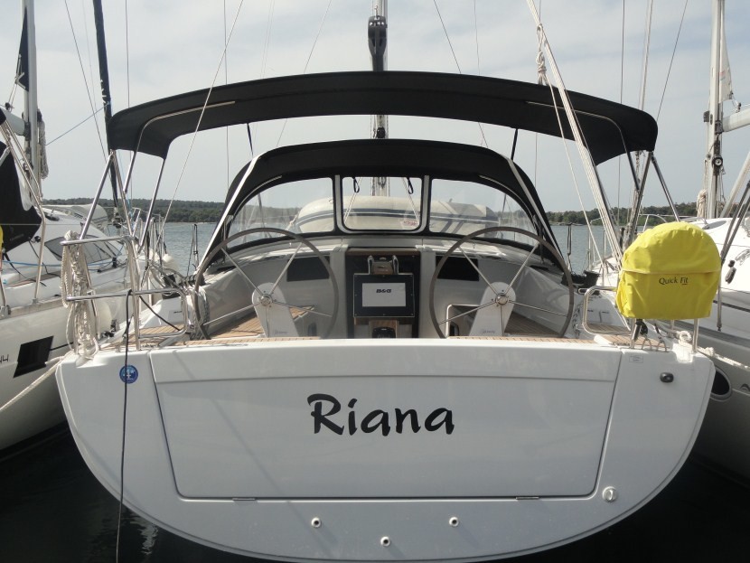 Hanse 385, Riana