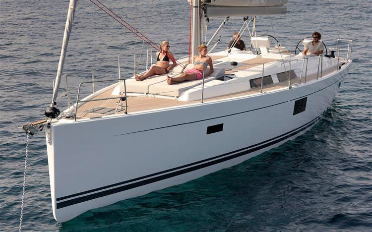 Hanse 455, Bare Necessities