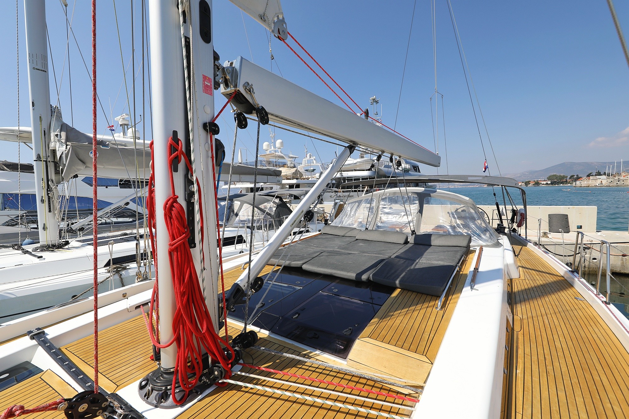 Hanse 588, Superstar