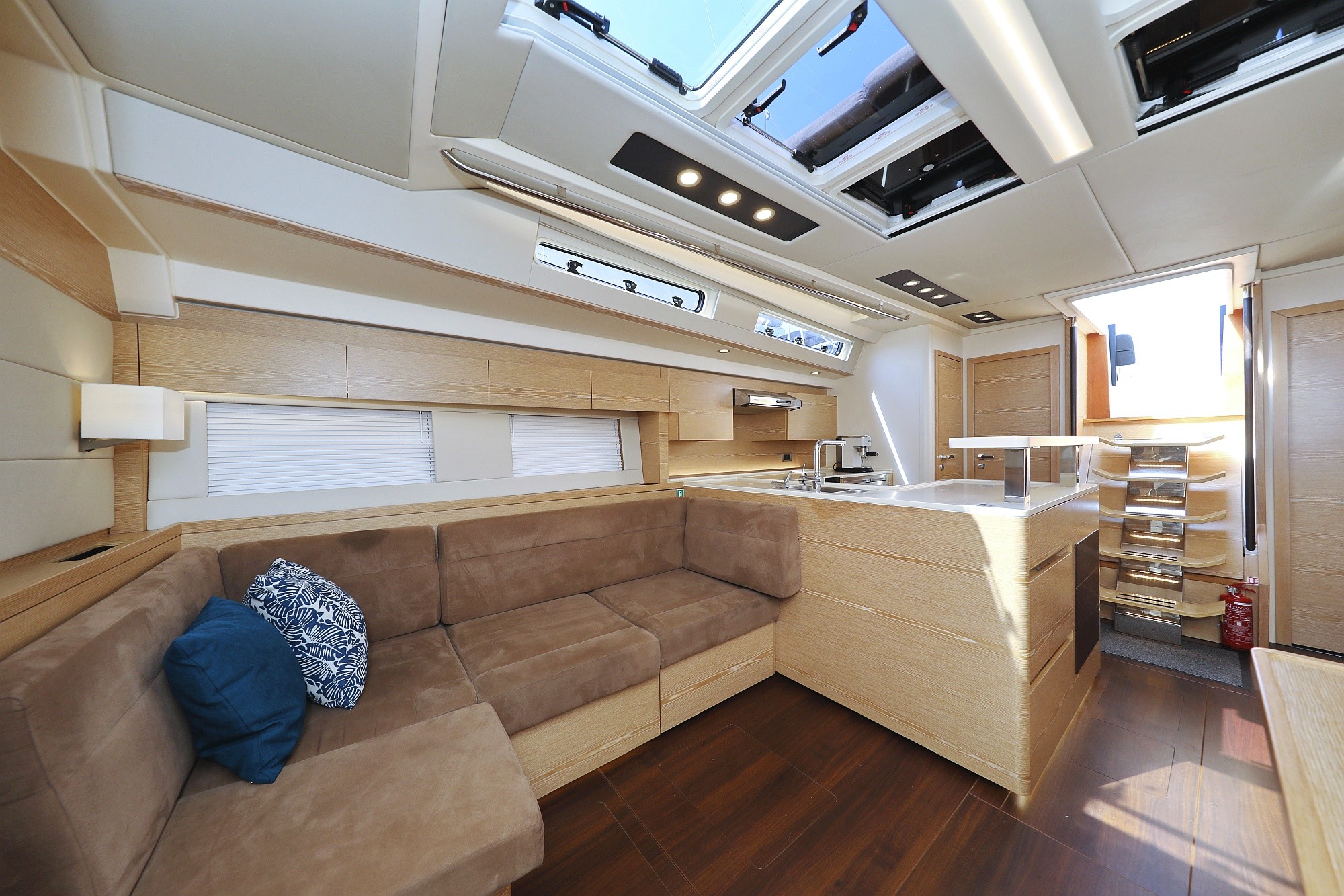 Hanse 588, Superstar