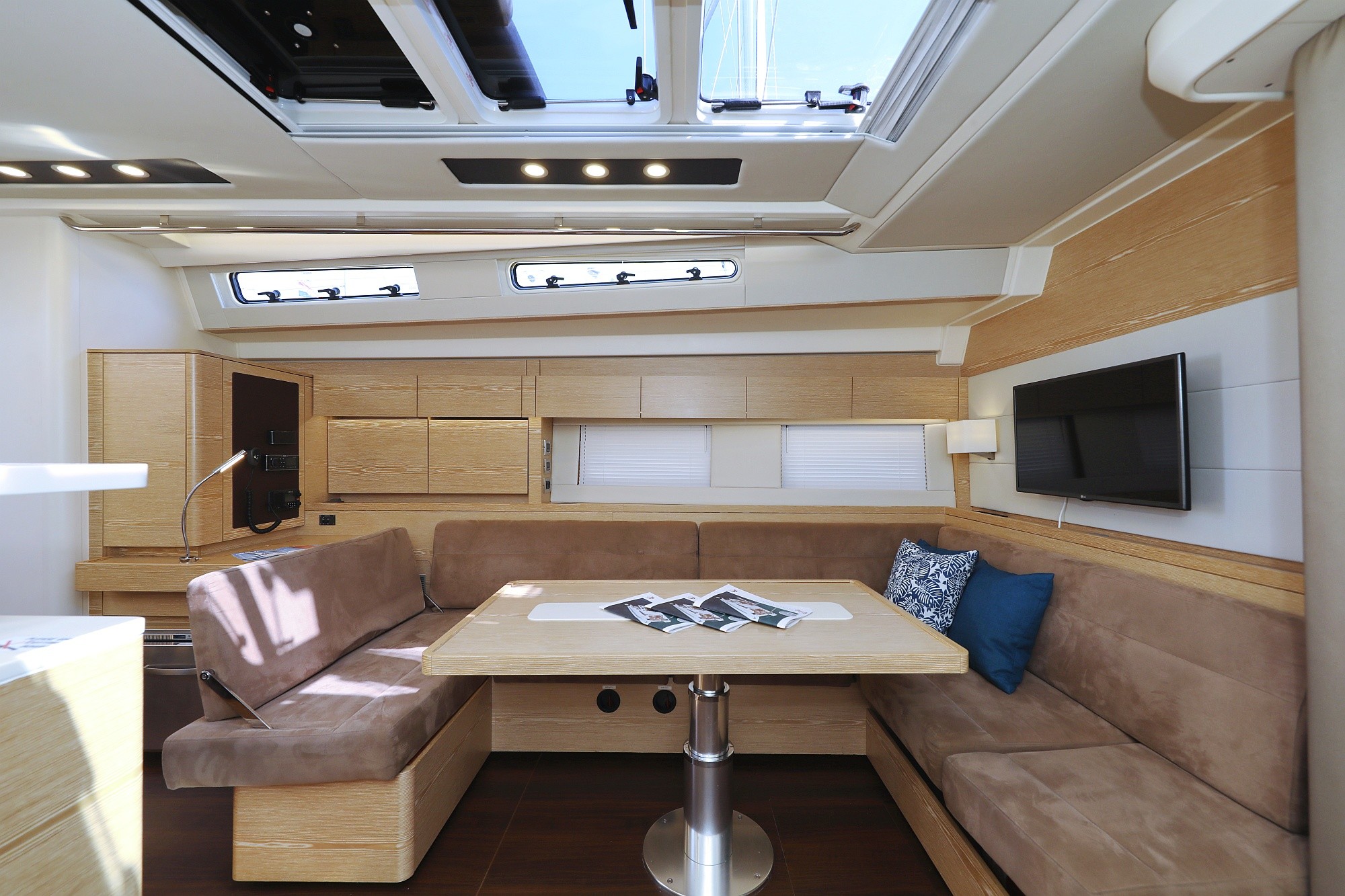 Hanse 588, Superstar