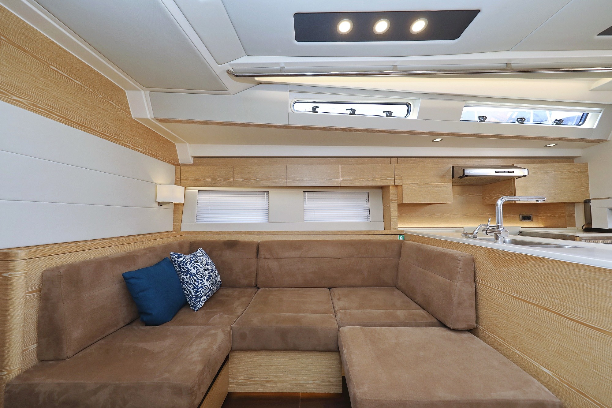 Hanse 588, Superstar