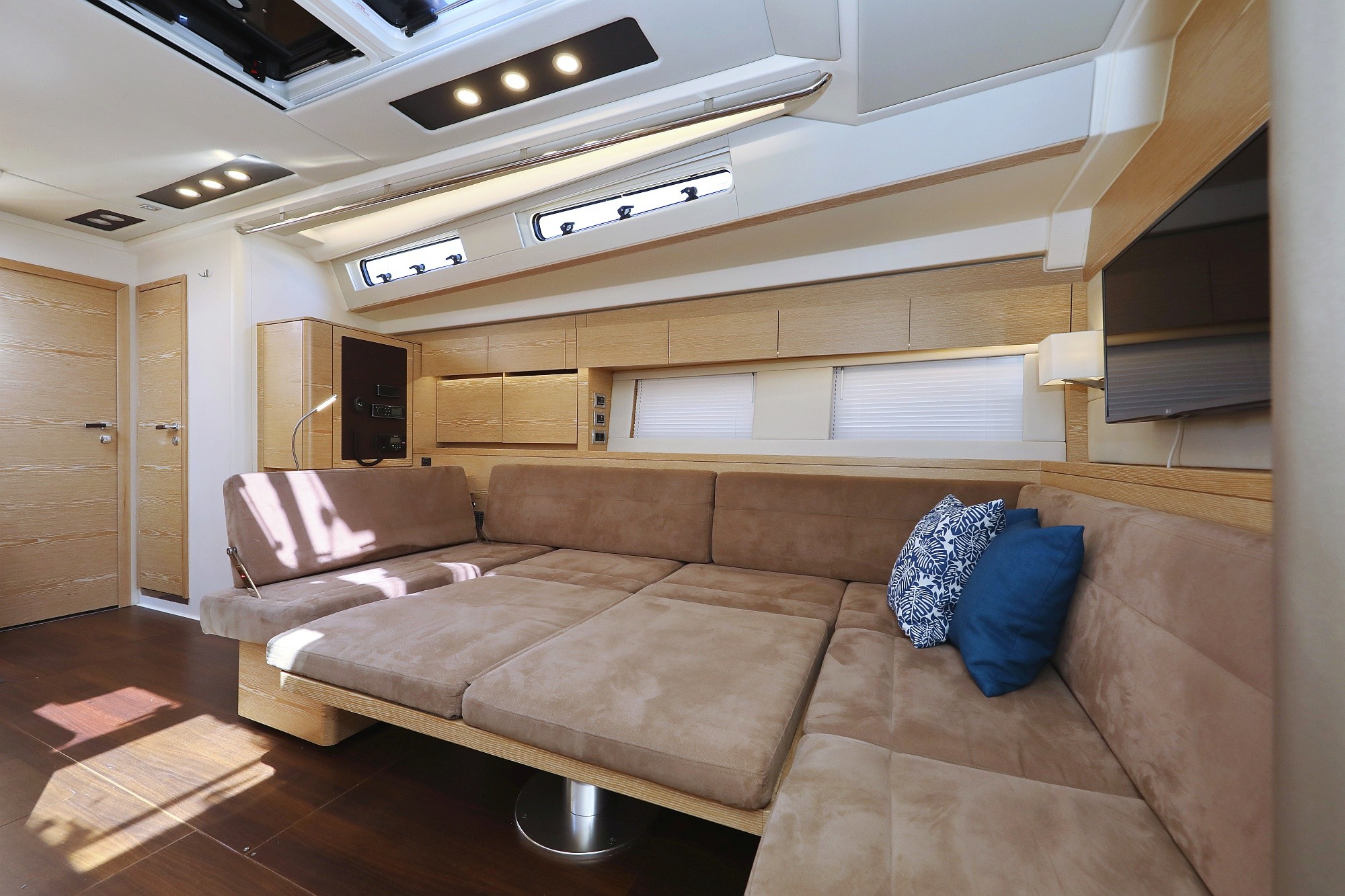 Hanse 588, Superstar