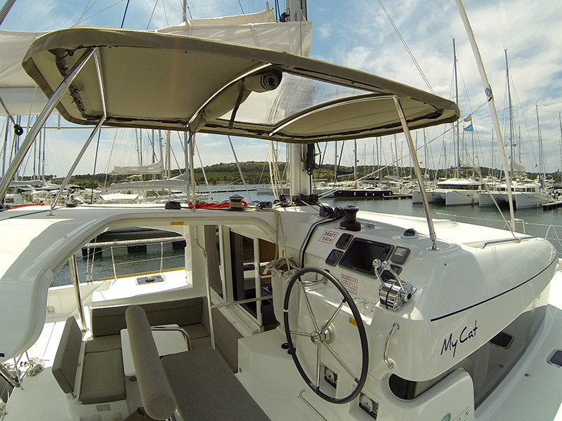 Lagoon 39, Bob Cat