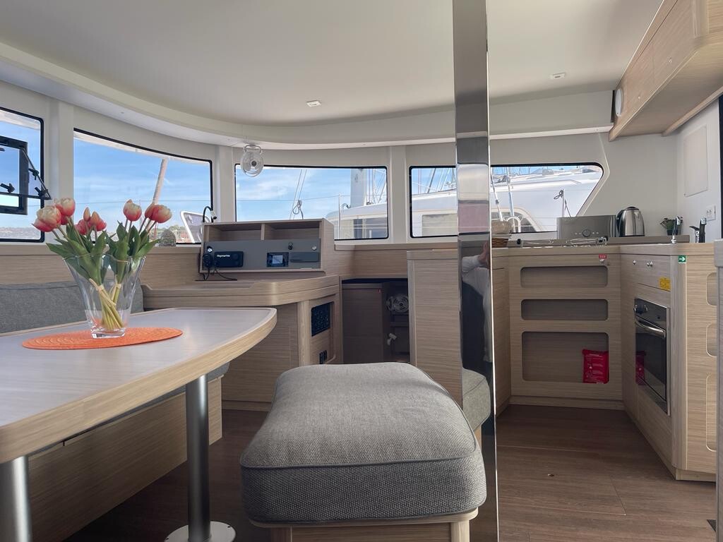 Lagoon 42 OW, Sailing Breeze