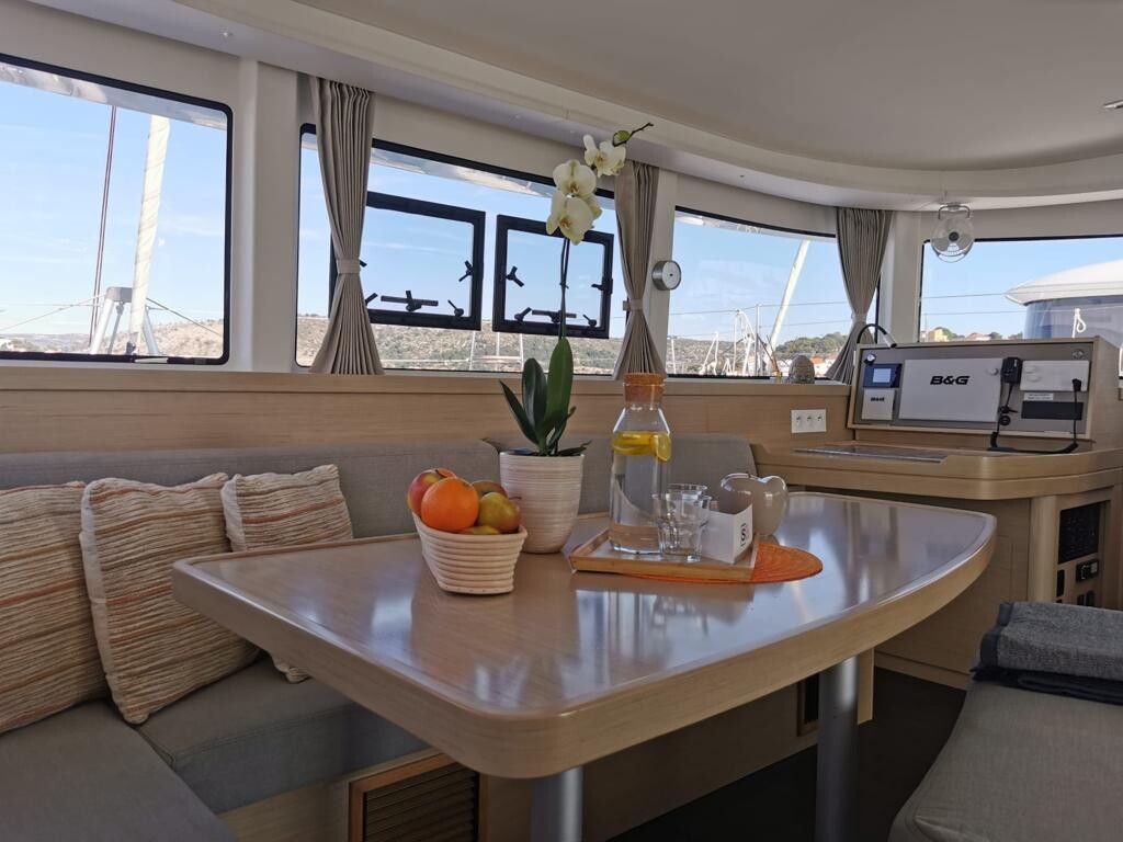 Lagoon 42 OW, Sailing Breeze